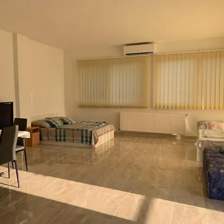 Maria Apartman Nyiregyhaza Exterior photo